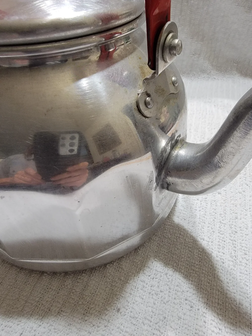Vintage Red-Handled Aluminum Tea Kettle - Classic Home Kitchen Kettle